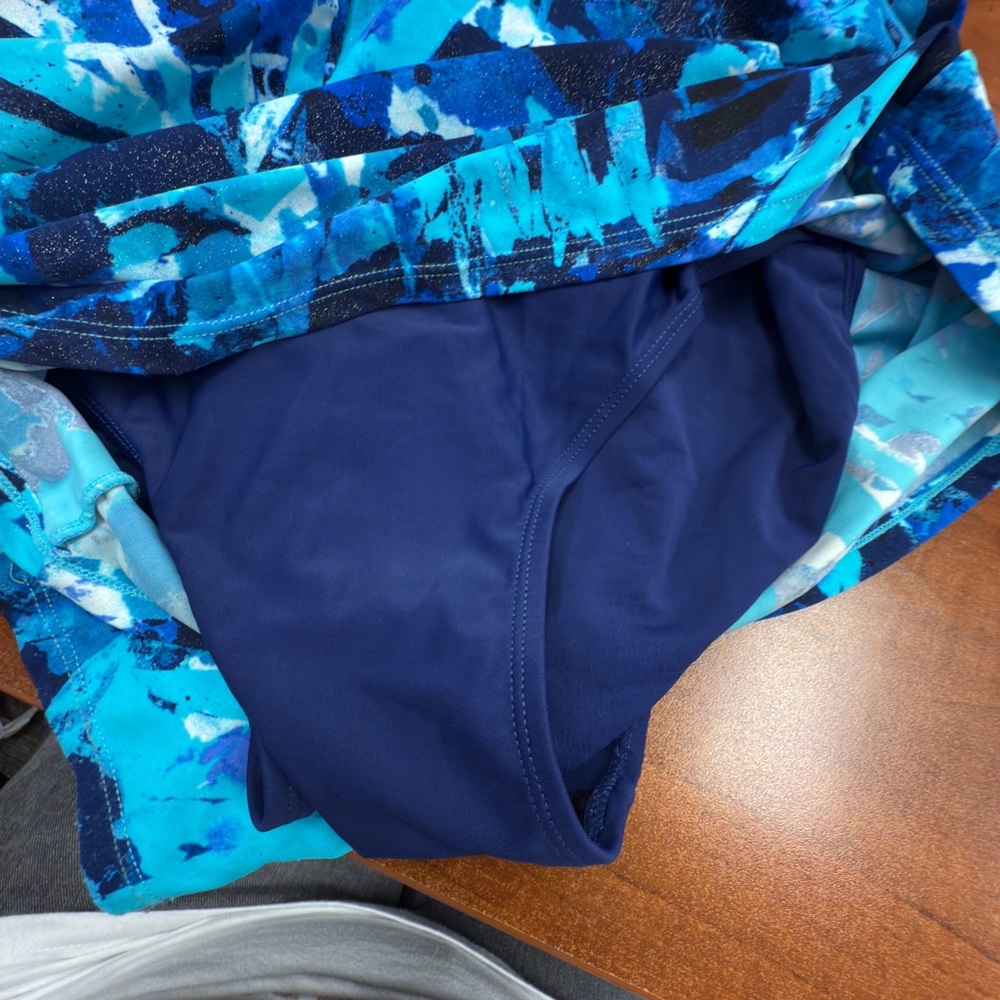 St. Tropez Romper Style Swimwear in Blues and White Abstract Print sz 10 - Picture 12 of 12